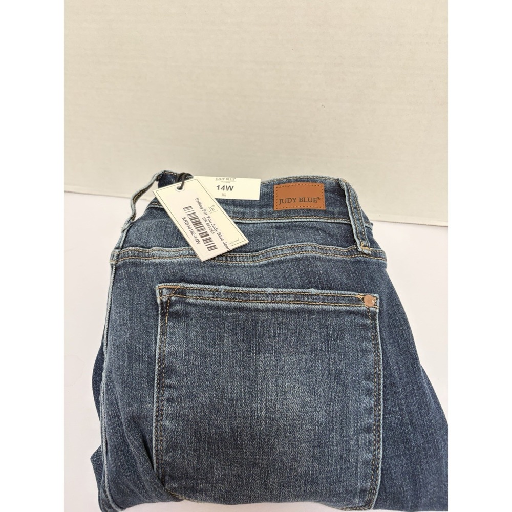 Judy Blue NWT Mid-Rise Boyfriend Fit Cuffed Jean Size 14W Style #82368 Whiskered